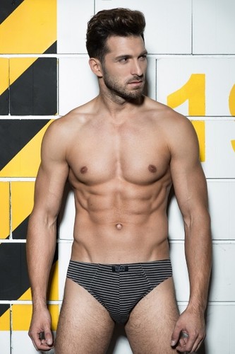 Rafał Maślak w bieliźnie RM Body Wear dla Rössli