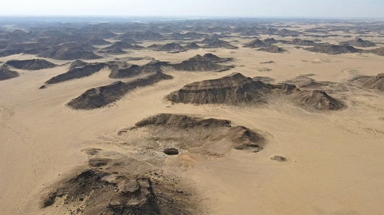 Ei bine, Barhout Hell în Yemen.  O gaură mare în deșert