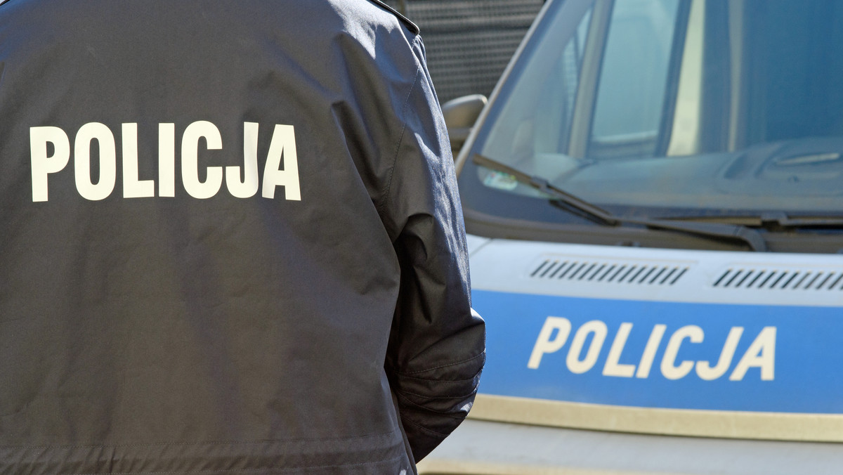 Cztery osoby zostały ranne podczas kolizji samochodu osobowego i autokaru, do której doszło w Sandomierzu (Świętokrzyskie).