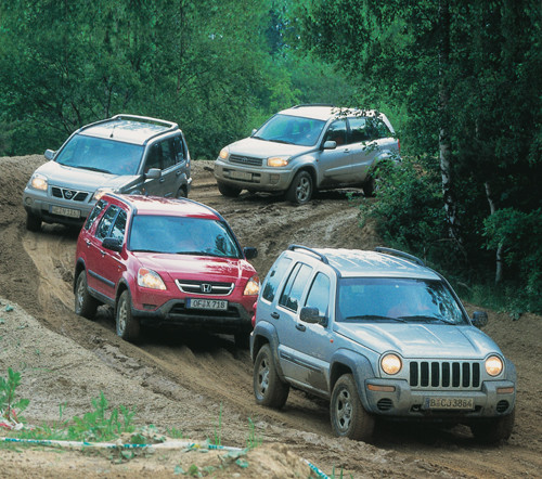 Jeep Cherokee, Nissan X-Trail, Honda CR-V i Toyota RAV4 - Konkurencyjne SUV-y z silnikami benzynowymi