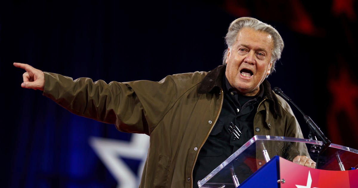 Hatalmas port kavart Steve Bannon karlendítése – Még a szélsőjobb is kiakadt