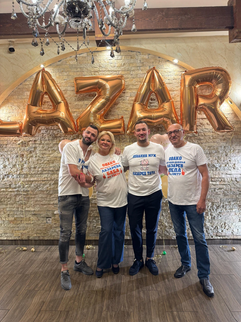 Uroš Živković sa roditeljima