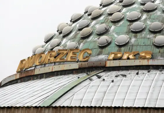 Dworzec UFO w Polsce. Ostatnia chwila, żeby zobaczyć go przed remontem