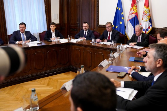 Vučić sa Kopmanom na sastanku Operativnog tima za pristupanj