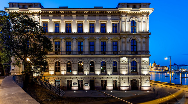 Kiköltözik Budapest legdrágább ingatlanjából a orosz dominanciájú  bank /Fotó: IBB