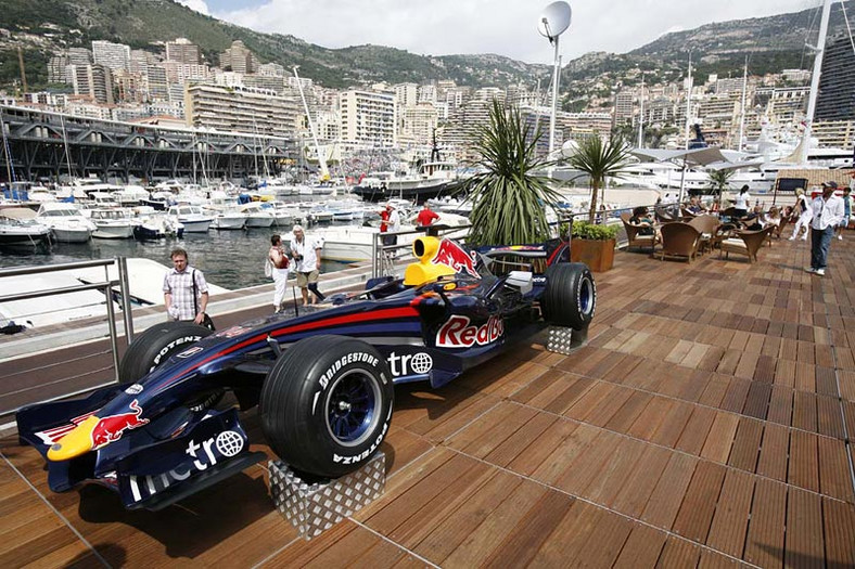 Grand Prix Monaco 2007: dziewczyny, gwiazdy filmu i F1 fotografował Jiří Křenek