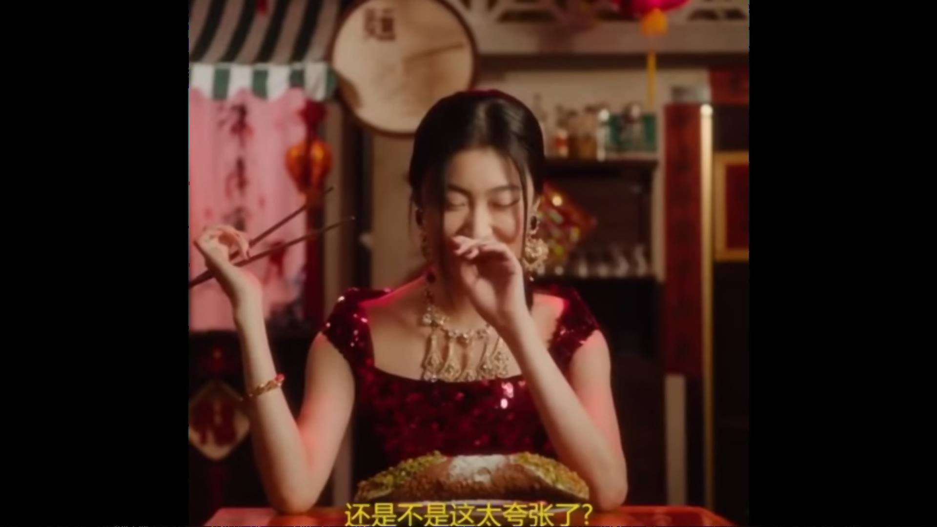 "Czy to nie jest dla Ciebie za duże?" - rasistowska i seksistowska kampania Dolce&Gabbana w Chinach. Projektanci przepraszają