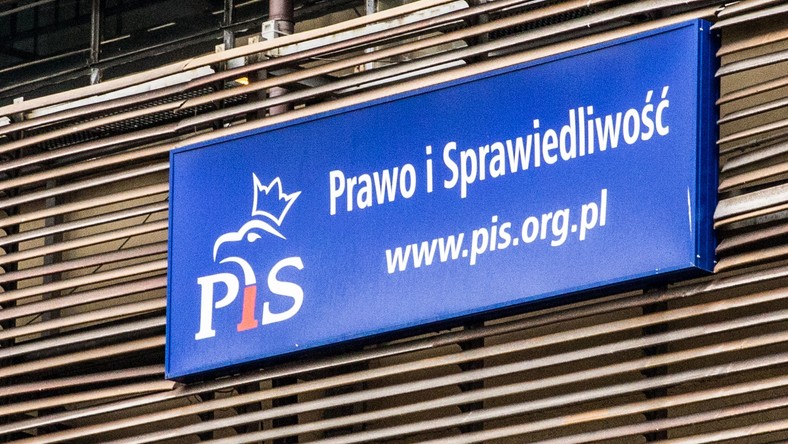 Biurowiec PiS na Nowogrodzkiej ma zostać sprzedany