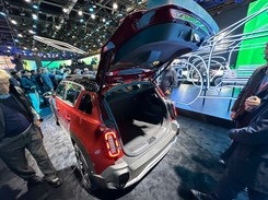 Renault trzęsie rynkiem. Oto nowy SUV i tani hatchback. Ceny hitem