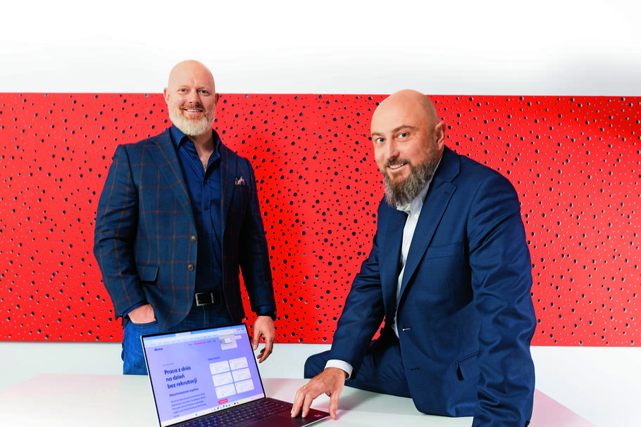 Krzysztof Trębski (z lewej) i Krzysztof Liczbański założyli Tikrow w 2017 r. Liczą, że 10 lat później ich spółka osiągnie ćwierć miliarda złotych obrotu.
