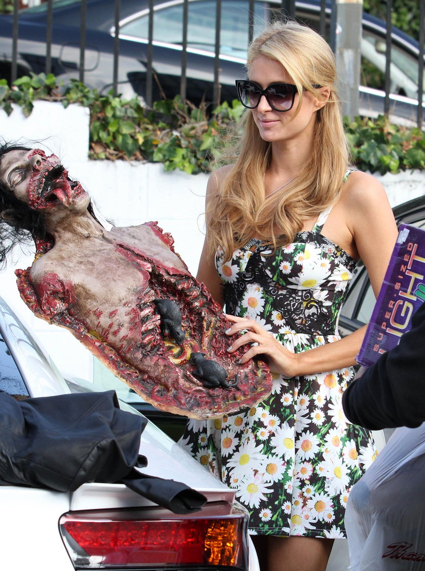 Paris Hilton i kostium na Halloween