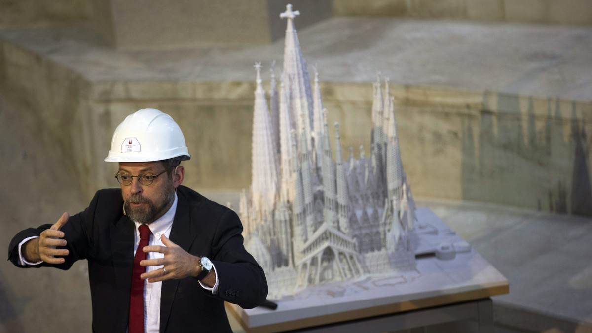 Po przeszło 130 latach od położenia kamienia węgielnego budowa barcelońskiej bazyliki Świętej Rodziny, Sagrada Familia, weszła w końcową fazę. Będzie nią wzniesienie sześciu wież, za sprawą których świątynia stanie się najwyższym obiektem sakralnym w Europie.