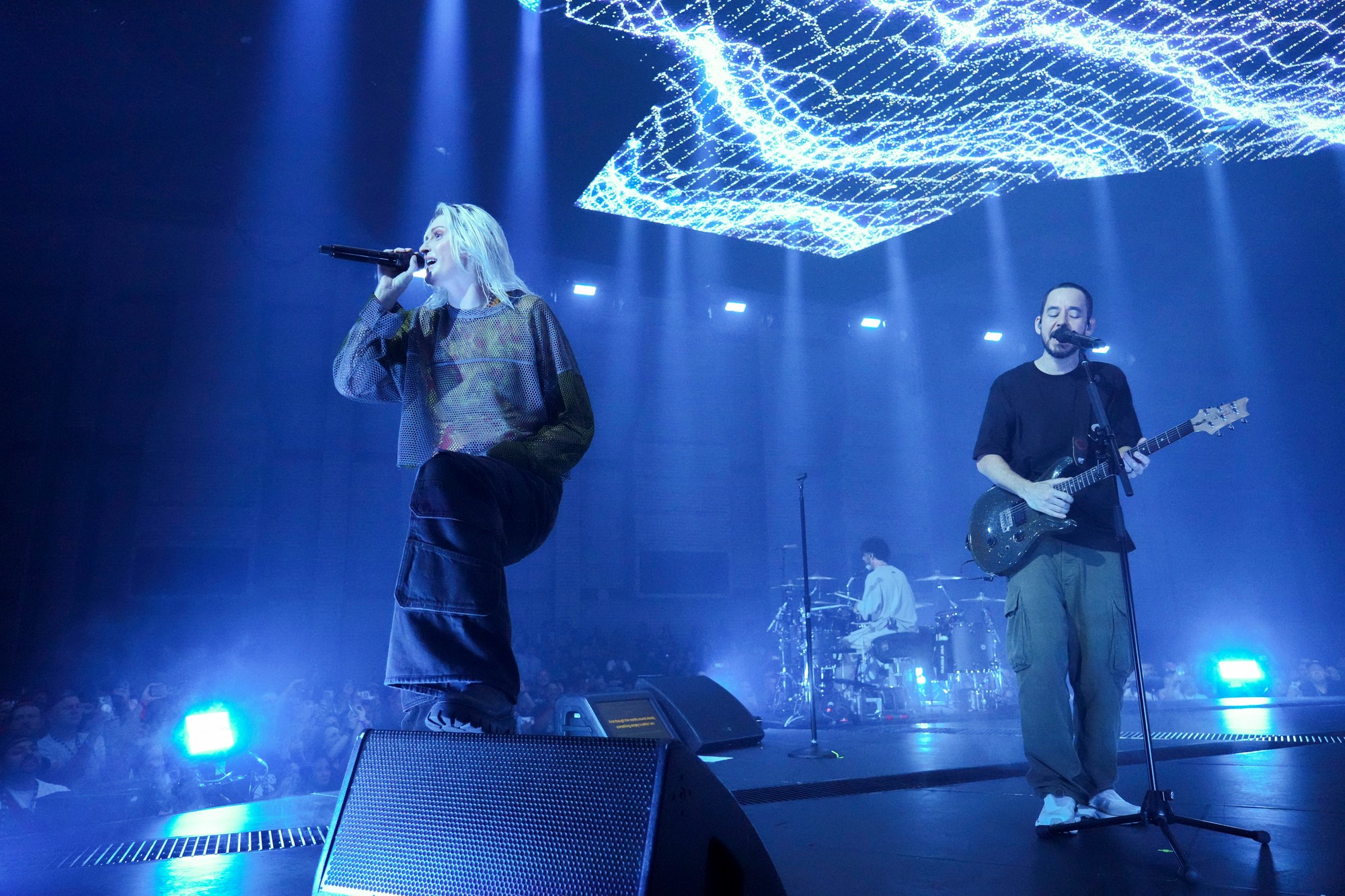 Po smrti frontmana Chestera Benningtona sa kapela Linkin Park vrátila s novou speváčkou Emily Armstrong.