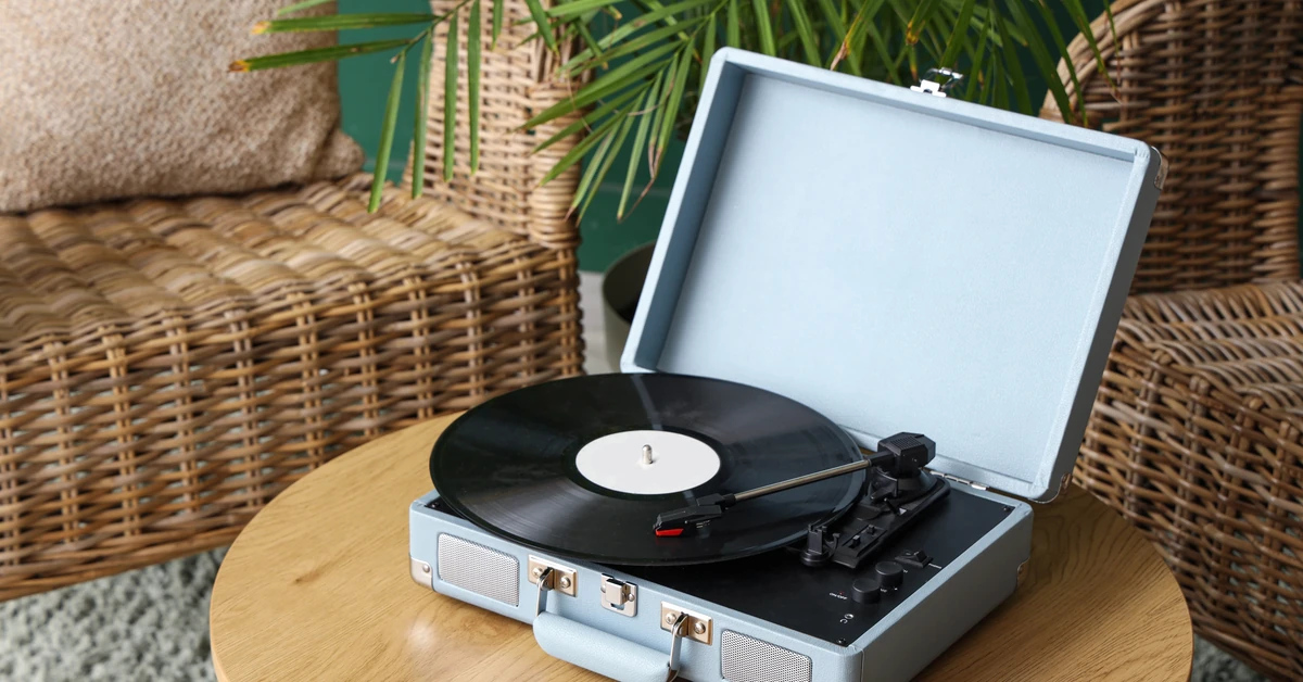 Arcytrudny QUIZ z muzyki. Zgadniesz, kto śpiewa ten hit? 15/15 tylko dla prawdziwych koneserów