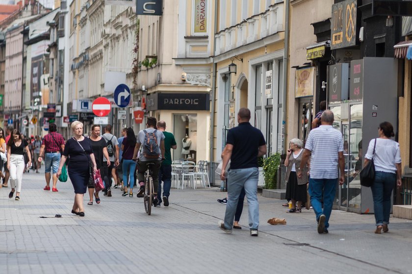 Zróbcie ścieżki rowerowe na deptaku