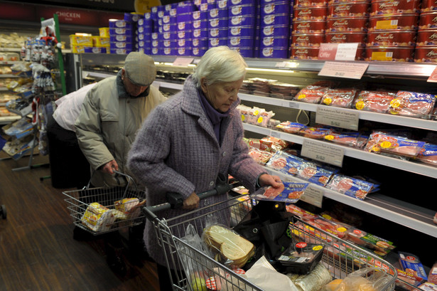 Z powodu kryzysu gospodarczego Polacy mniej niż w poprzednich latach wydają na produkty spożywcze.