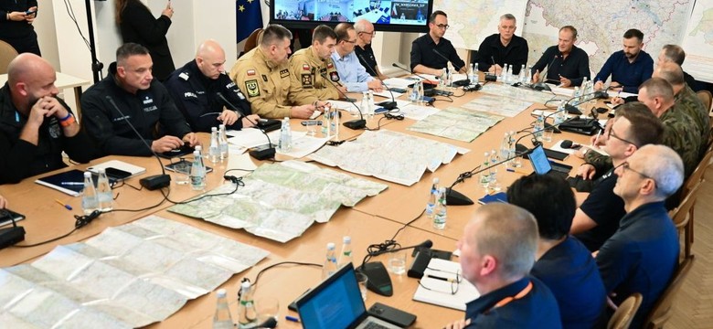 Medialne odprawy jak u Putina? Gen. Polko ocenia działania Tuska