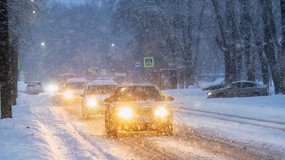 Powrót zimy ze śnieżycami i mrozem. Nagle spadnie choćby 30 cm śniegu, a potem zmrozi Polskę. Padła data