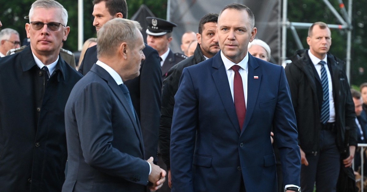 Президент Навроцкий или правительство? Поляки оценили, кто лучше работает в международных делах [SONDAGE].
