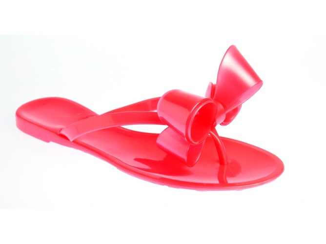 Wiosną i latem 2011 bez plastiku na stopie ani rusz! Propozycje z oferty EBUTY