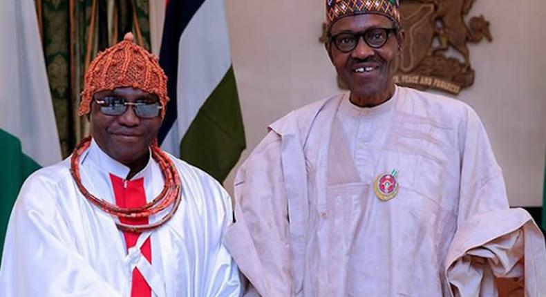 Oba of Benin, His Royal Majesty, Omo N’Oba Uku Akpolokpolo, Oba Ewuare II (L) and President Buhari (R) (Premium Times)