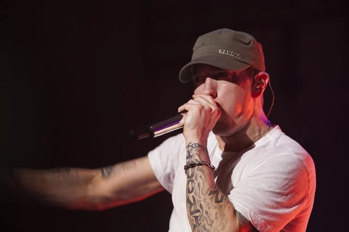 Eminem - 18 mln dol.