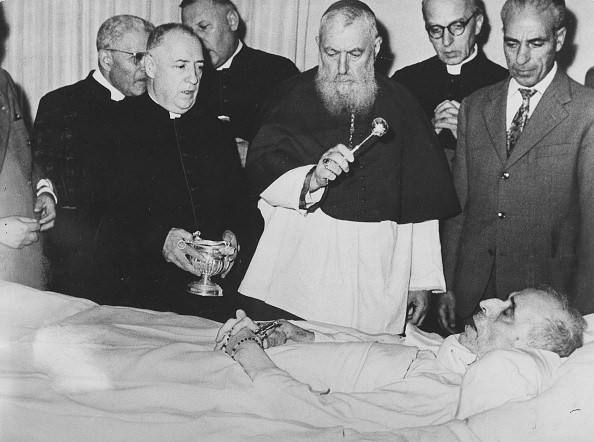 Papież Pius XII  na łożu śmierci