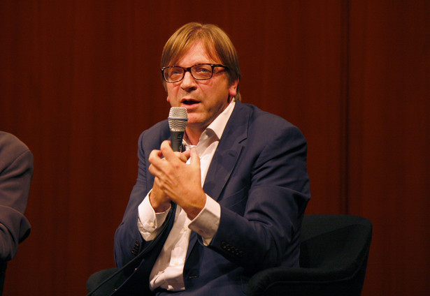 Verhofstadt wycofał się przed pierwszą rundą wyborów na szefa europarlamentu