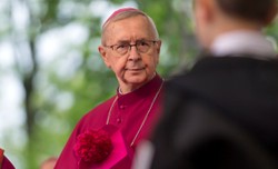 Abp Gądecki nie jest winny zaniedbań w kwestii nadużyć seksualnych. Watykan: Oskarżenia bezpodstawne
