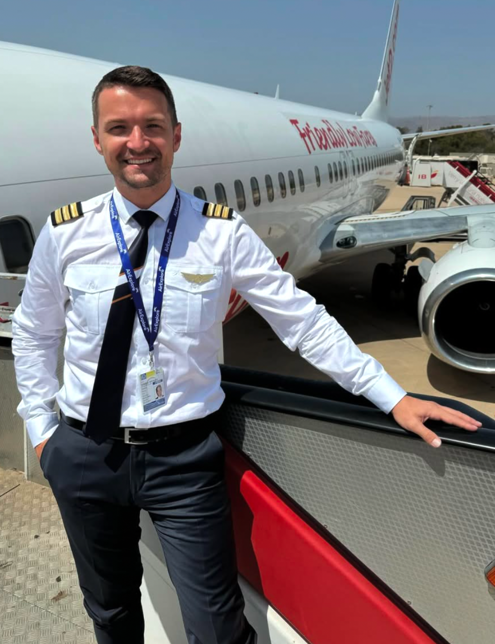 Pilot a moderátor Viktor Vincze.