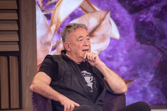 "NJEGA KAD VIDIM, JA SE OZARIM" Mima Karadžić kod Cece Ražnatović konačno priznao zašto zauvek beži od oltara: Pogledajte šta vas večeras očekuje u Ceca Show (BLIC TV, 22.15h)
