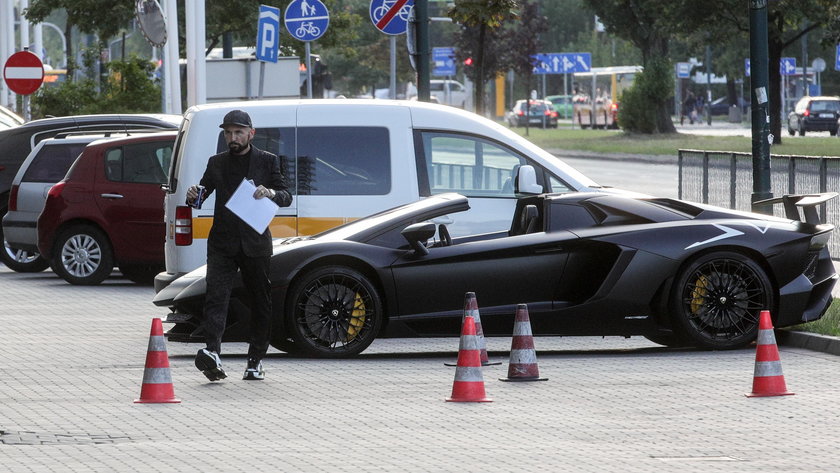 Samochód Patryka Vegi. za 2 mln zł niczym batmobil