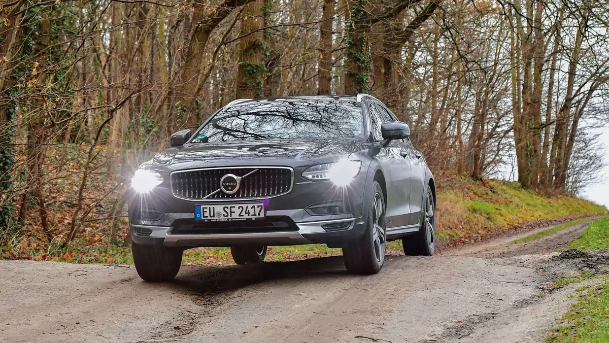 Volvo V90 Cross Country (2021)