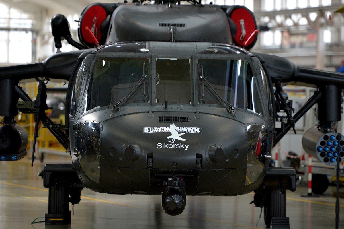 Śmigłowiec Black Hawk w Polskich Zakładach Lotniczych w Mielcu - (mr) PAP/Darek Delmanowicz