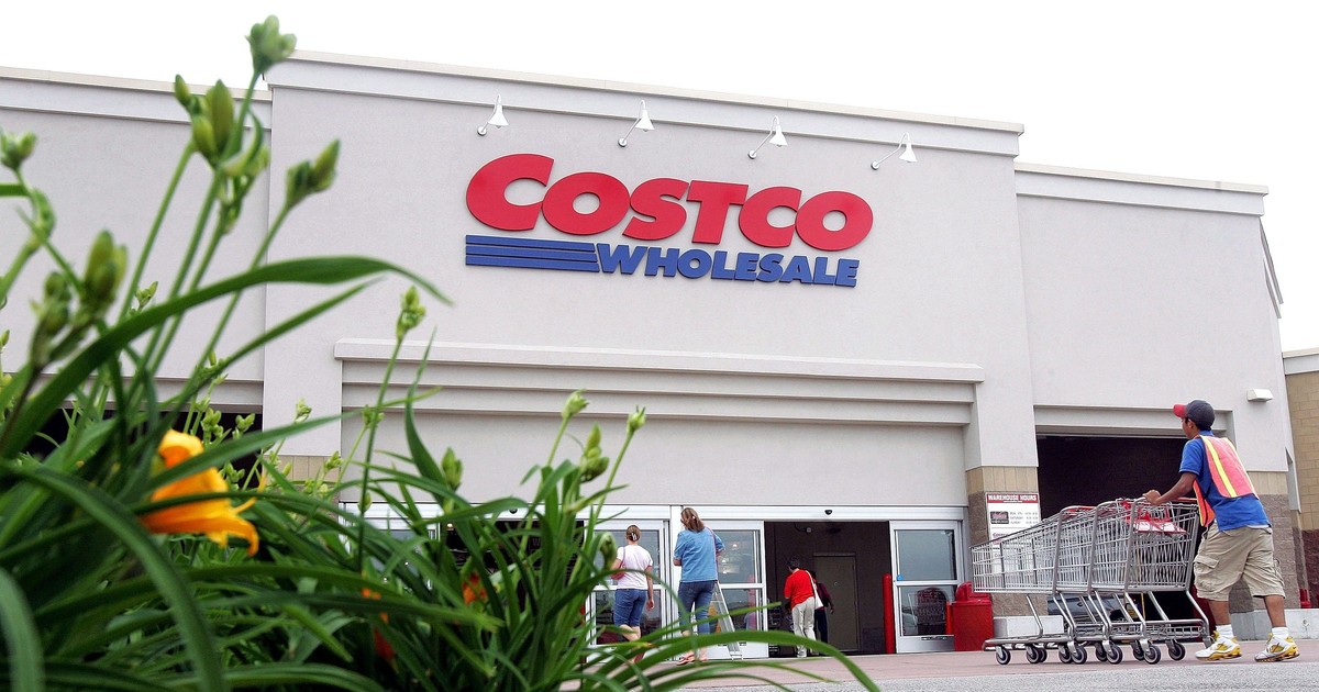 Walmart and Target are gaining ground on Costco in customer ...