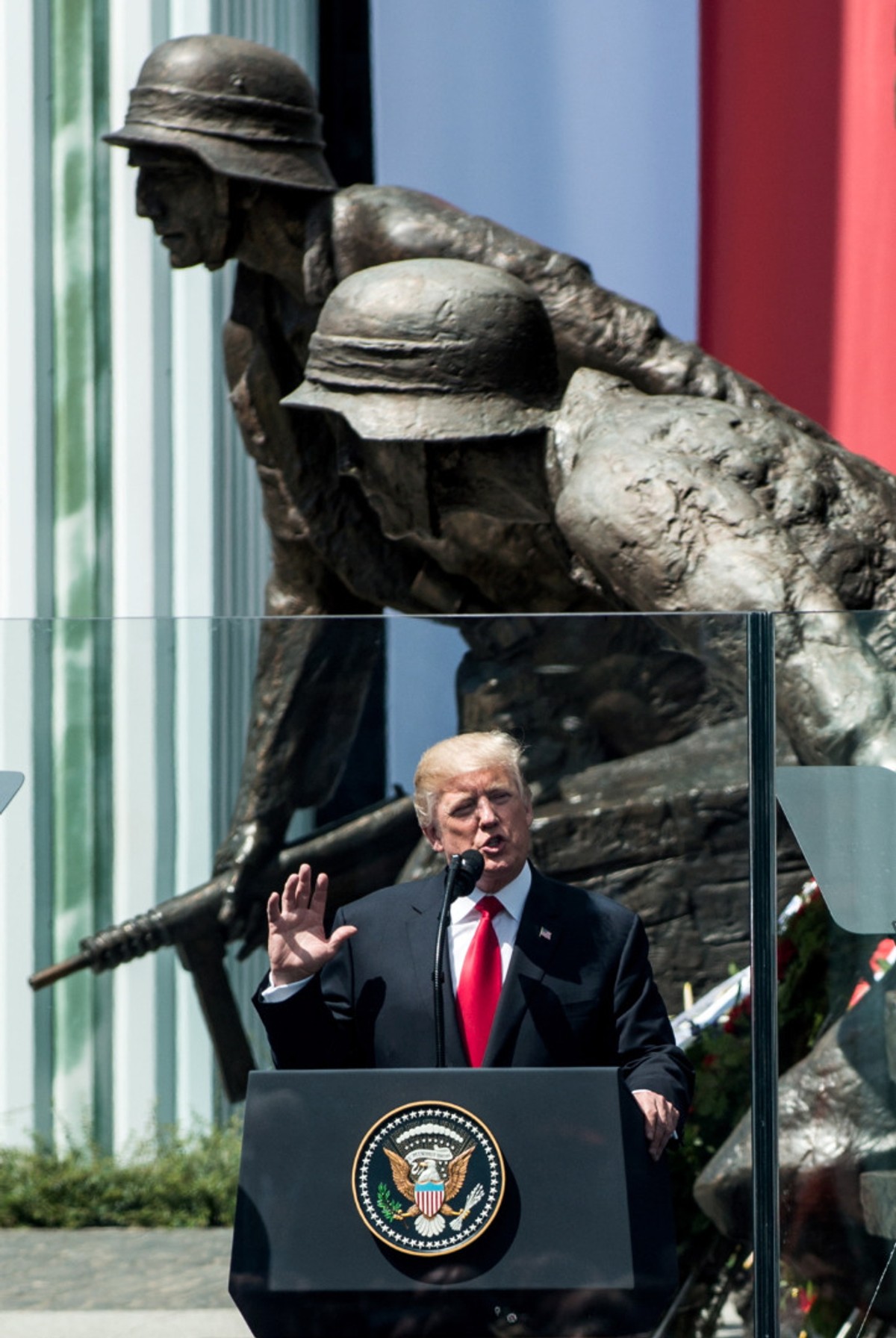 Prezydent Stanów Zjednoczonych Ameryki Donald Trump podczas przemówienia na placu Krasińskich w Warszawie.