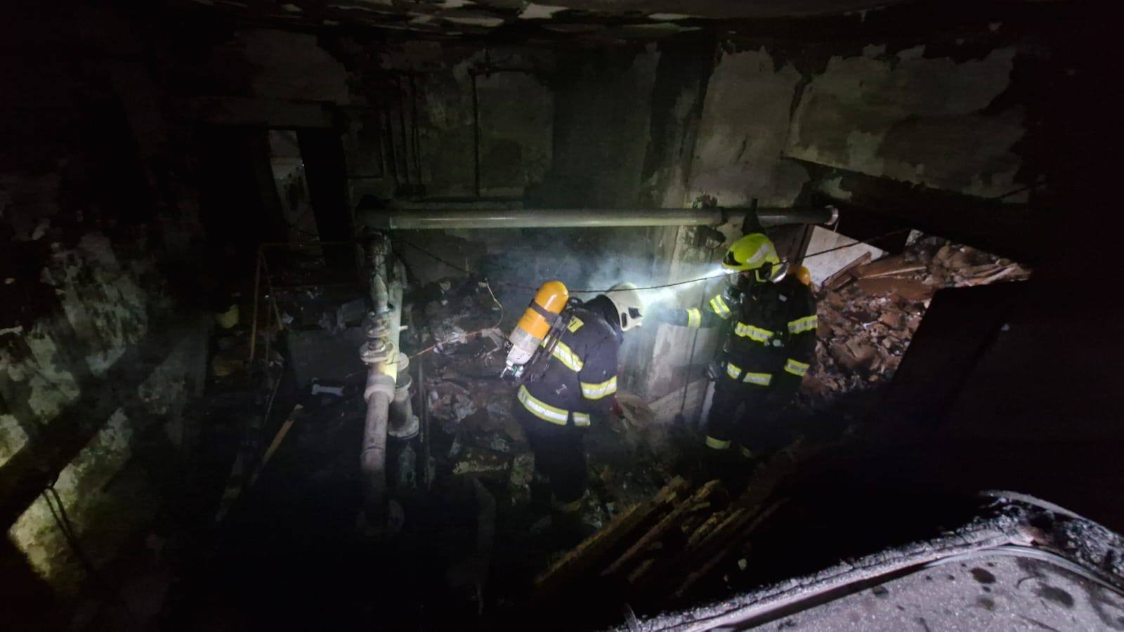 Pri požiari kotolne hotela v Trstenej sa zranili dve osoby. 