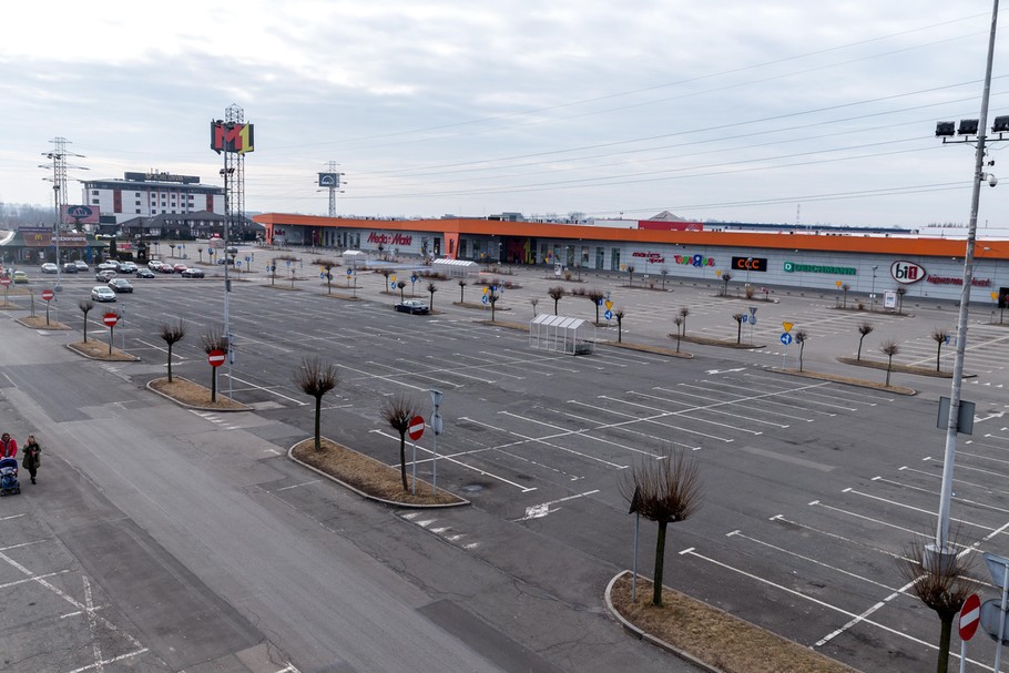 Ograniczenie niedzielnego handlu zaczęło działać w marcu. I zmieniło obraz centrów handlowych w Polsce