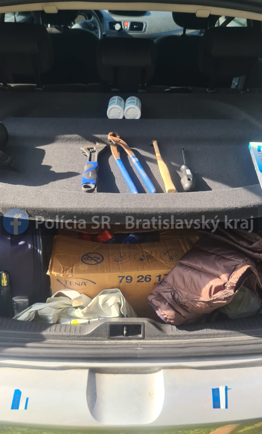 Muži kradli v domoch v Česku a na Slovensku.