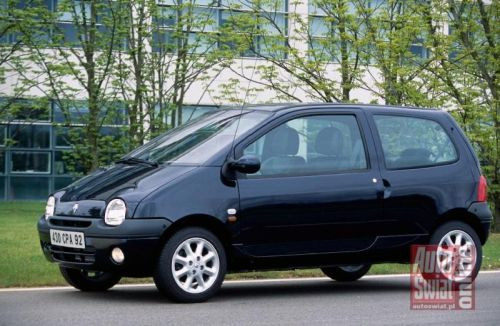 Daihatsu Move SGX, Hyundai Atos Prime GL, Opel Agila 1.0, Renault Twingo Pack - Wieczór kawalerski w budce telefonicznej?