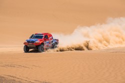 Rajd Dakar. Peterhansel i Sainz pojadą elektrykami