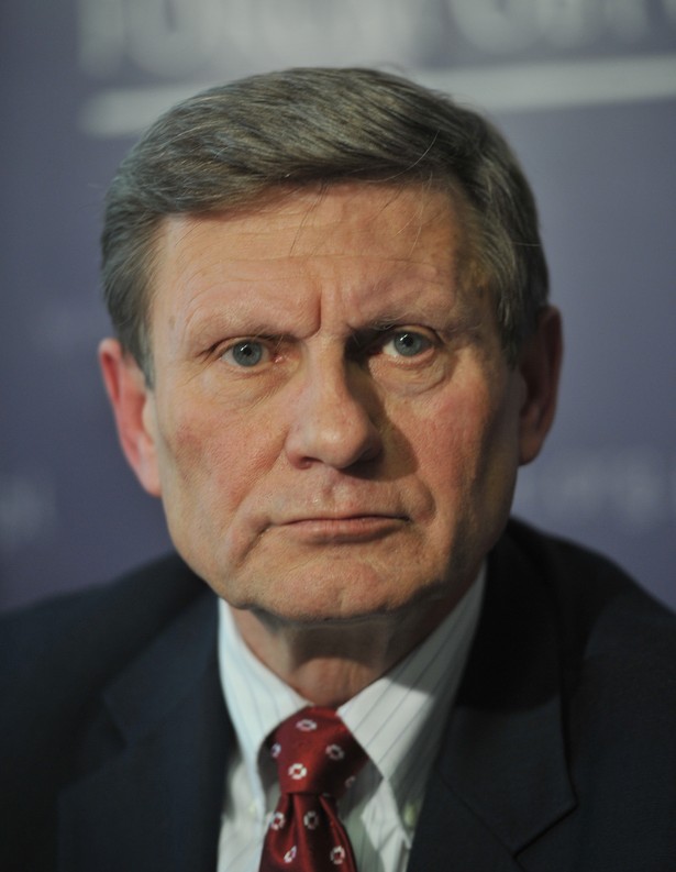 Pracująca 67-latka? Balcerowicz: Mężczyzna umiera 7 lat szybciej