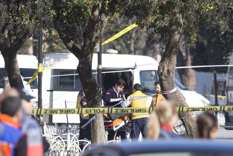 Służby medyczne na miejscu zamachu