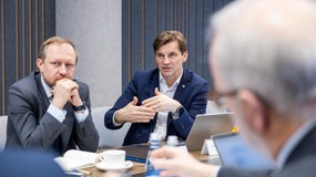 Koło ratunkowe czy nagroda pocieszenia dla polskiego atomu? Bruksela chce umożliwić elektrowni handel energią z OZE