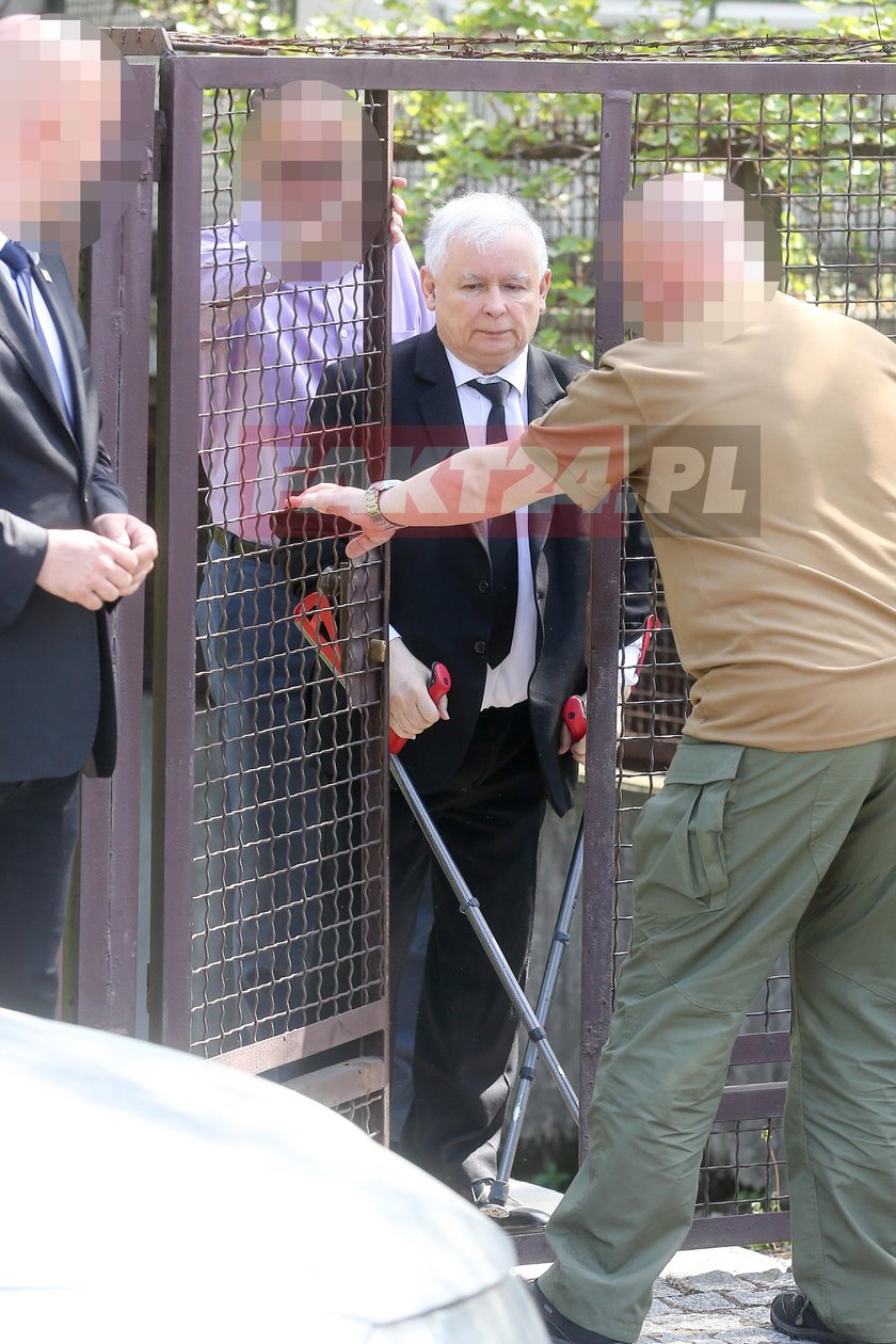 Jarosław Kaczyński o kulach