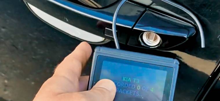 Jak zabezpieczyć auto przed kradzieżą metodami "na walizkę" i "na Game Boya"?