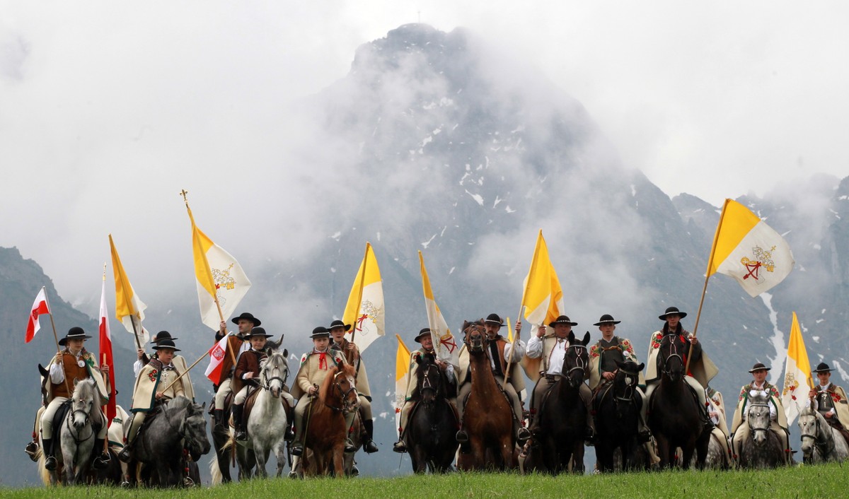 Banderia konna w Zakopanem na cześć kanonizowanego papieża Jana Pawła II