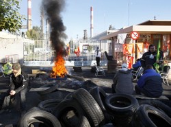 Zamieszki pod francuską rafinerią. Są ranni