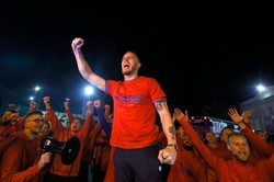 Mateusz Morawiecki pogratulował piłkarzom Rakowa mistrzostwa Polski