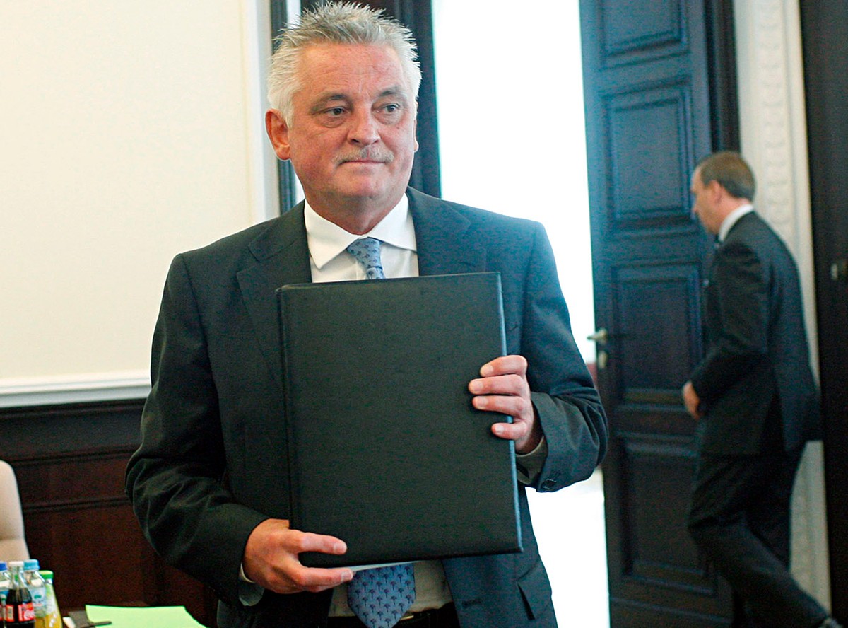 Minister sportu wysyła kontrolerów do PZPN